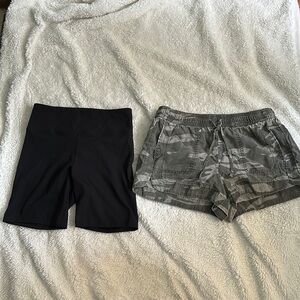 Express Shorts Bundle size medium